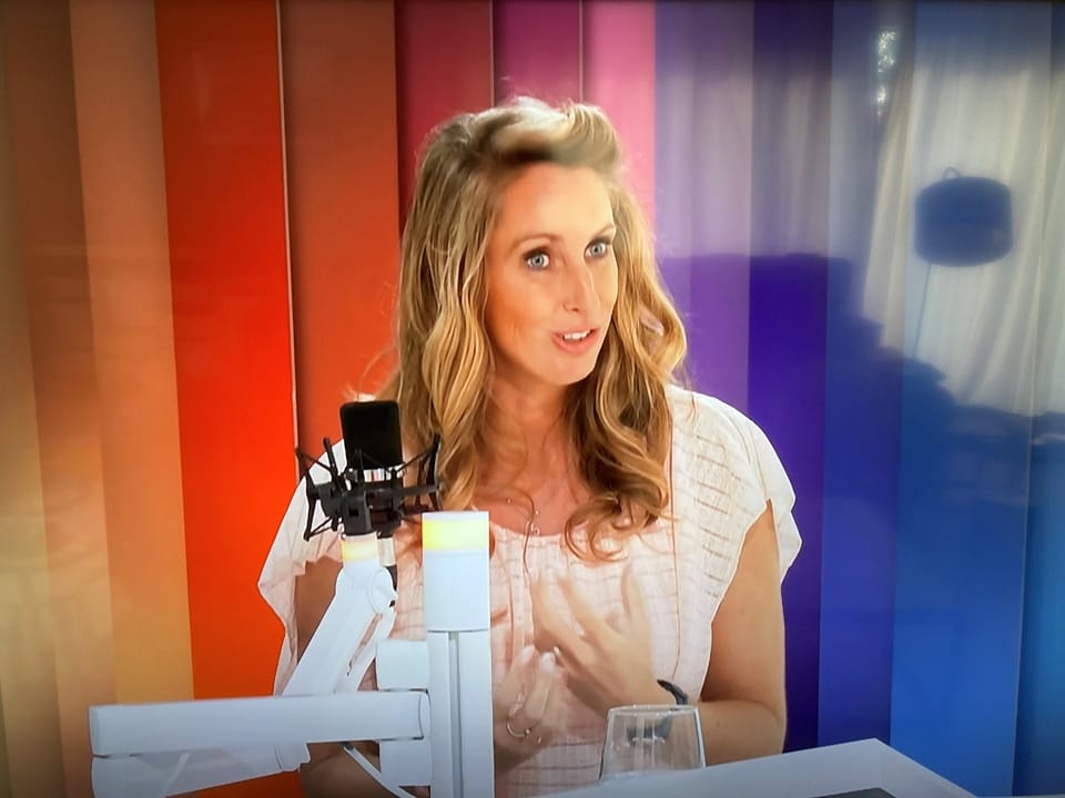 Ine tijdens het interview bij Ment TV
